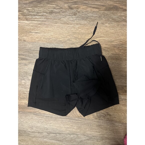 Black Lululemon On the Fly Shorts Sz 2 Luxtreme 2” Excellent Condition - Picture 9 of 11